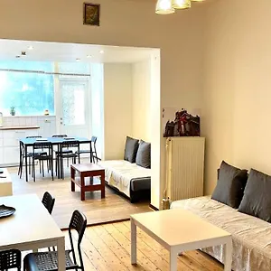 House Jane 4 Sleeping Rooms, Big Terrace. Anvers